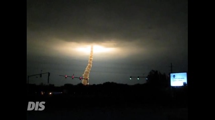 Изтрелване на космическа совалка през ноща - Изумителна гледка 
