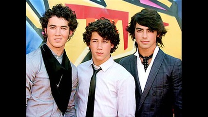Бг Превод!!! Burning up - Jonas Brothers