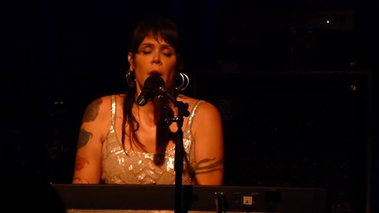 Beth Hart - Leave The Light On - 10_26_14 The Birchmere - Va