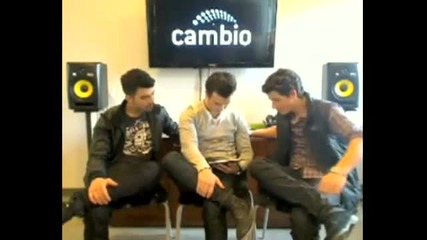 Jonas Brothers Live Chat (1 11 2011) - Part 1 