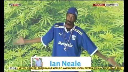 Old Man Smokes With Snoop Dogg