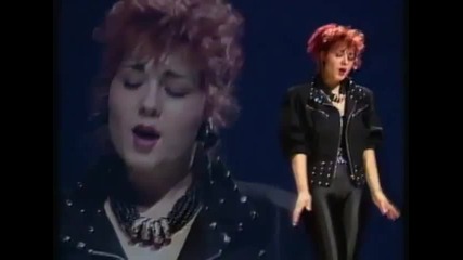 Zlata Petrovic - Dodji da mi ruke grejes (official Video)