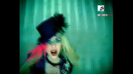 Avril Lavigne - Hot