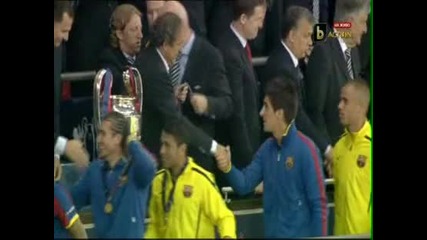 Награждаването на Барселона и Манчестър Юнайтед след Финала на Ш Л 28.05.2011 (1)