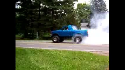 Burnout С Monster Truck