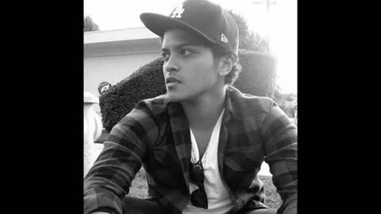 Bruno Mars - Killa On The Run