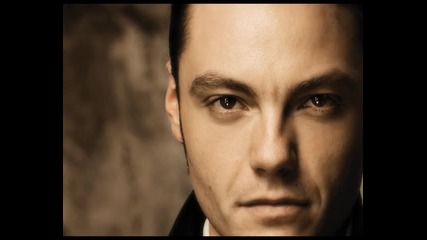 Tiziano Ferro 2011- Hai delle isole negli occhi