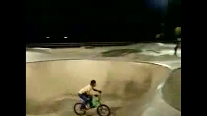 Гадно Падане с Bmx !!! Не Е За Испускане !!! 