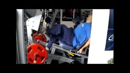 Екстремна тренировка за крака от Росен Миладинов, персонален треньор в Jk Fitness Center Nautilus