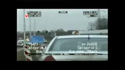 Полиция гони Мерцедес C 320 
