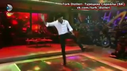 Бурак Йозчивит в Beyaz Show (rus subs)