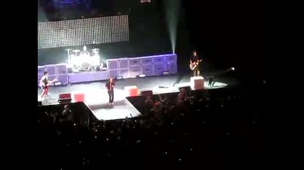 Simple Plan performing I Kissed a Girl + Summer Love 