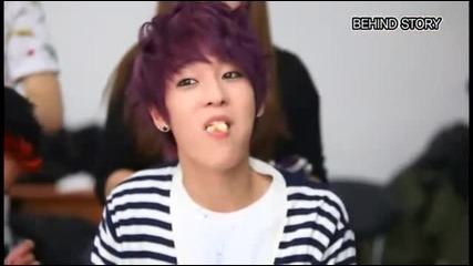 Cut . L.joe eating a banana [ artist special Dvd ]