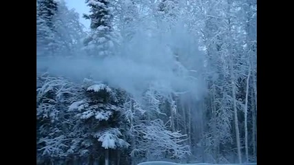 Много готин воден пистолет замразява 