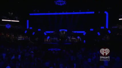 Rihanna - Umbrella [at iheartradio festival ]