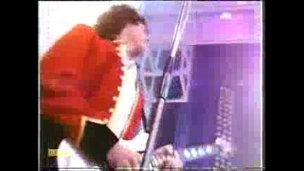 Gary Moore & Phil Lynott -- Out In The Fields-1985