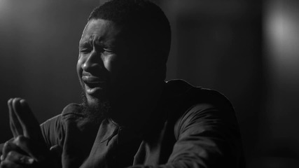 Usher - Chains feat. Nas & Bibi Bourelly ( Официално Видео )