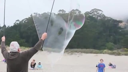 Големи Балони На Плажа ! 
