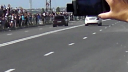 Mercedes C 63 vs Bmw E30 (1 рунд)