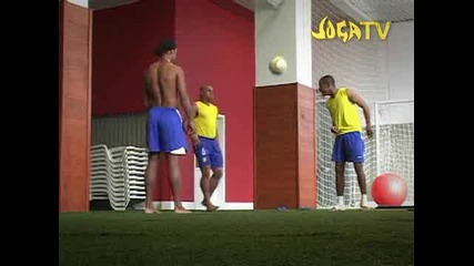 Nike Топка и Бразилци