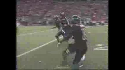 Colt Brennan Премазва Marcus Riley