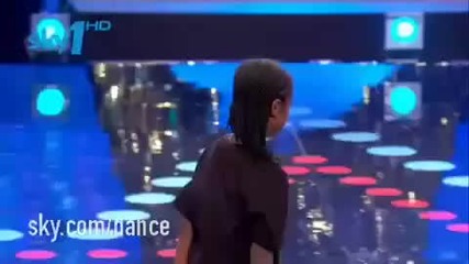 Изключително 10 годишно момче танцува - Got To Dance 2009