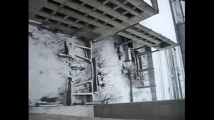 Rusnaci hvyrliat momiche ot 18 etajen blok 