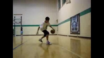Близнаци Играят Баскетбол
