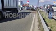 Тежка катастрофа на Околовръстното в София, кола се преобърна по таван