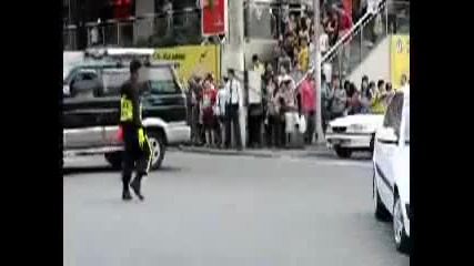Танцуващ полицаи - Майкъл Джексън