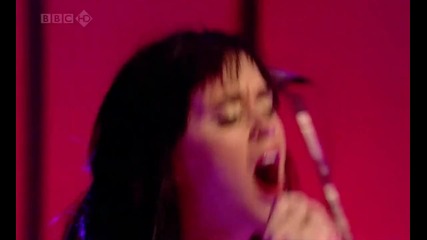 Katy Perry - I kissed a girl Live (full Hd) 