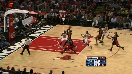 Страхотен блок на Derrick Rose
