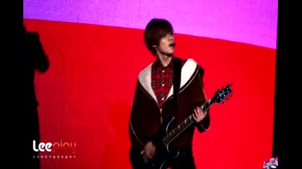111231 Taemin playing the guitar - Lucifer Rock ver. Rehearsal