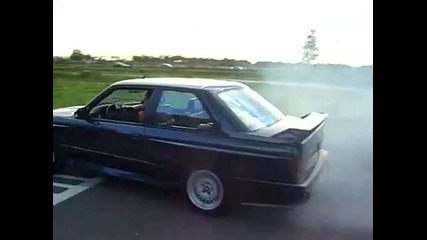 E30 M3 Donuts 