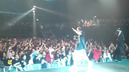 Does It Again Method Man Front Flips Into The Crowd In