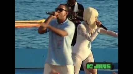 Ludacris ft. Nicki Minaj - My Chick Bad (live at Spring Break 2010)