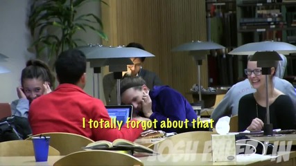 Секс в библиотеката - Sex In The Library Prank!