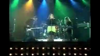 Belinda Carlisle - Heaven Is A Place On Earth (live 87) 