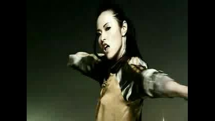 Daddy Yankee ft. Fergie - Impacto