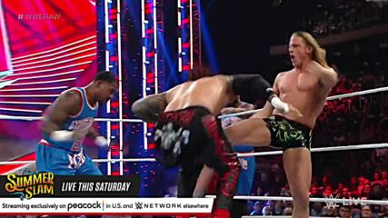 Building on a Riddle assist, Montez Ford takes flight to take out The Usos