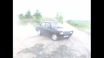 Въртели с Лада