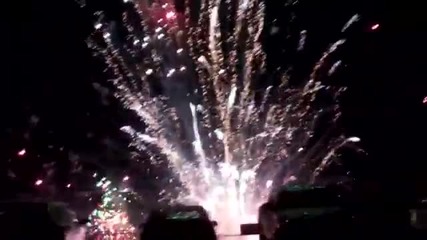 Ужас! Фояверки се взривяват на земята!