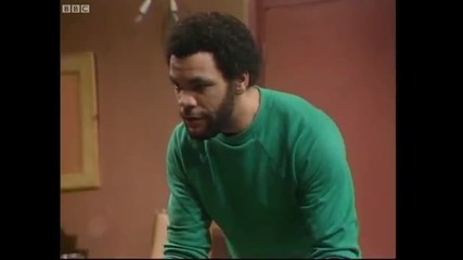 Del Boy offers to paint Denzil's flat - Only Fools and Horses - Bbc