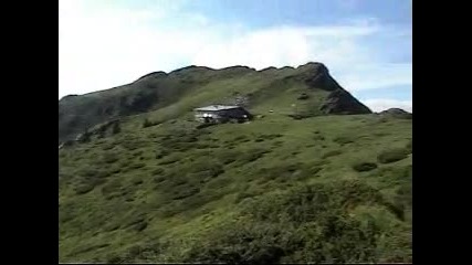 Hidden mountain hous