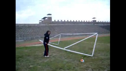 magda vdiga vratata na stadiona