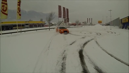 Golf R & Audi S3 се забавляват на снега