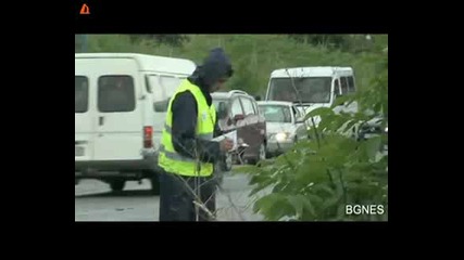 Моторист загина при тежка катастрофа С микробус в София 09.06