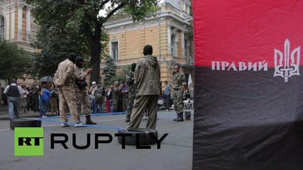 Ukraine: Right Sector protest hits Kiev's Presidential Administration Building