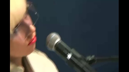 Сладураната Gaga - Paparazzi Live At Nova Hq 
