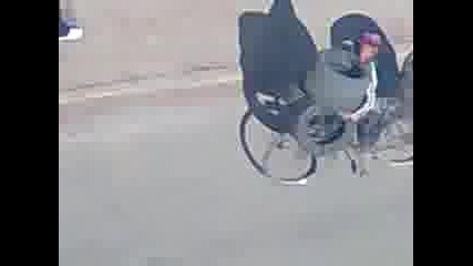 Циганин краде гуми 